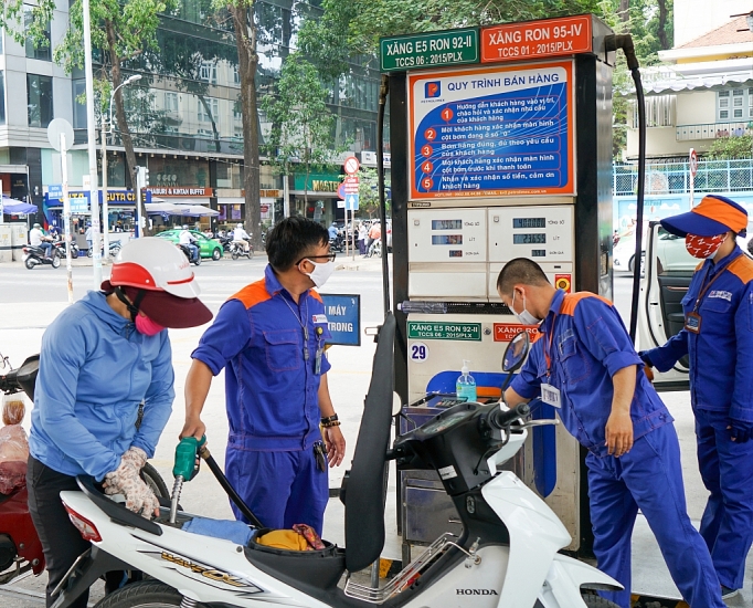 Giá xăng dầu có thể tăng mạnh vào ngày mai