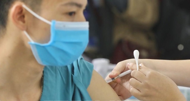 Bộ Y tế: Hơn 16 nghìn người đã được tiêm vaccine phòng COVID-19 tại Việt Nam