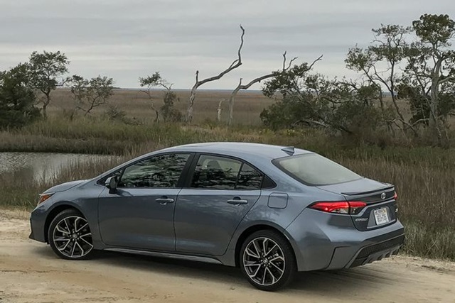 Toyota Corolla bị triệu hồi tại Việt Nam vì lỗi bơm xăng