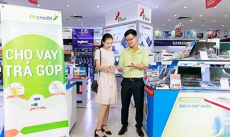 Nên để tài chính tiêu dùng phát triển theo nhu cầu thị trường?