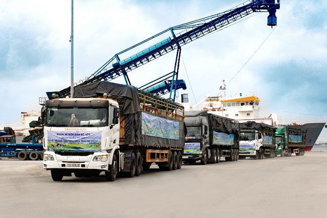 Vinamilk nhập khẩu hơn 2.100 bò sữa HF thuần chủng từ Mỹ về trang trại mới tại Quảng Ngãi