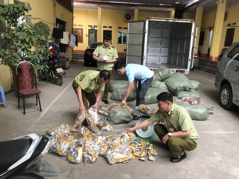 Cẩn trọng với chân gà ngoại nhập lậu