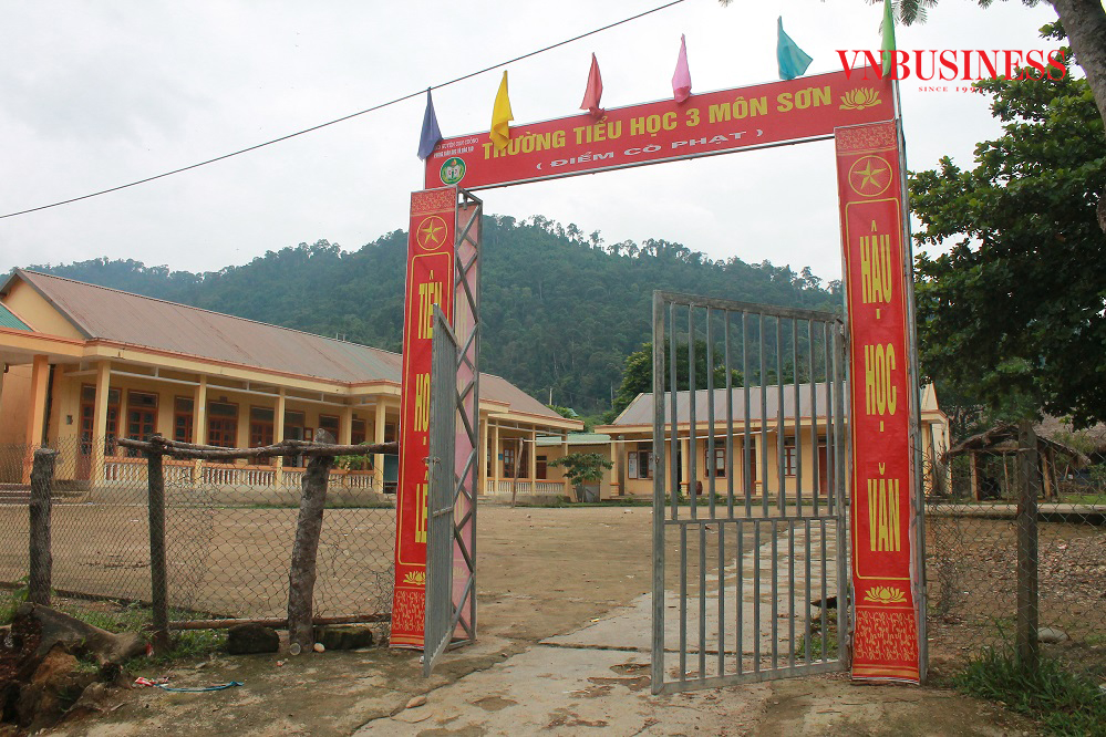 Bài 1: Dựng trạm, xây trường, đẩy lui hủ tục