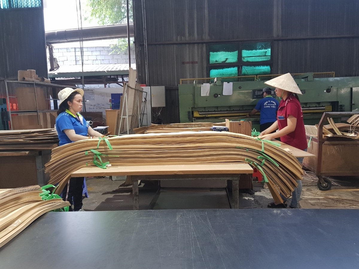 Rủi ro nguyên liệu 'cản đường' xuất khẩu gỗ