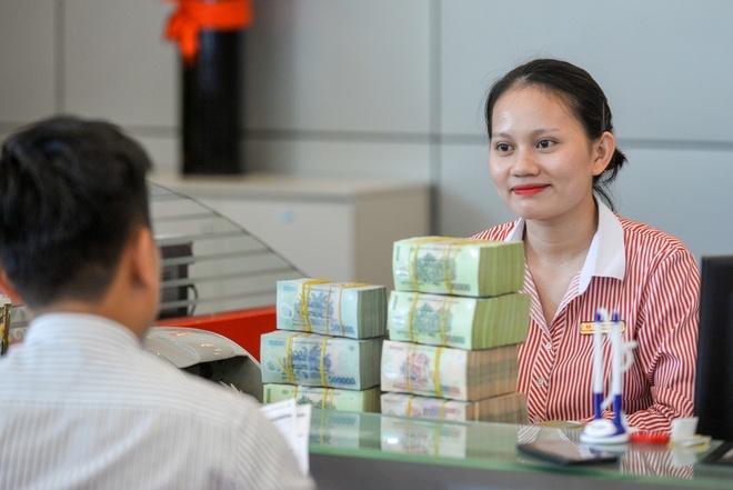 Ngân hàng 'mạnh tay' chi lương, thù lao cho sếp