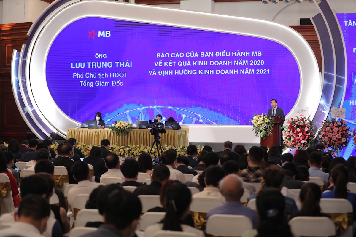Vì sao MB bán vốn cho Viettel với giá thấp hơn giá thị trường?