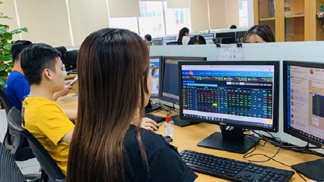Biến tướng huy động vốn: Một số công ty chứng khoán bị 'sờ gáy'