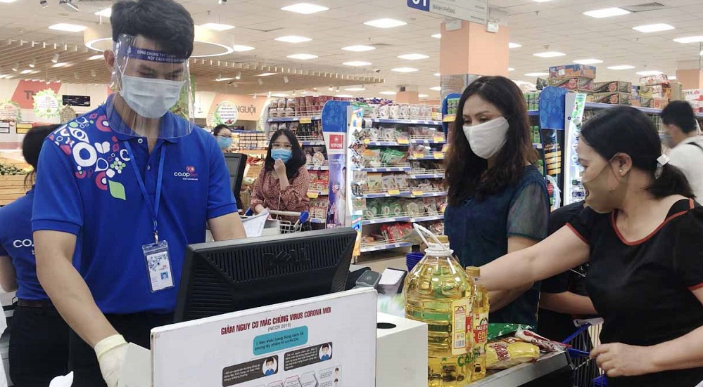 Nhóm hàng nào có tăng trưởng doanh thu bán lẻ cao nhất trong 4 tháng?