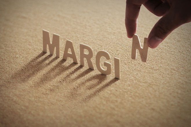 Điều gì xảy ra khi margin gần chạm trần?