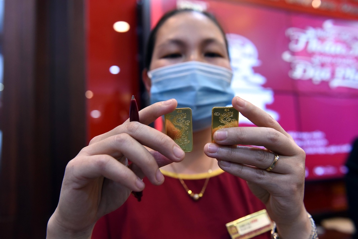 Thị trường tiền tệ ngày 13/5: Giá vàng giảm sâu, đồng USD tăng nhẹ
