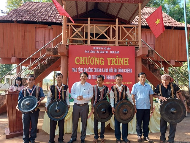 Để tiếng cồng chiêng của người S’tiêng vang vọng mãi (Bài cuối): Chung sức gìn giữ nét đẹp văn hoá truyền thống