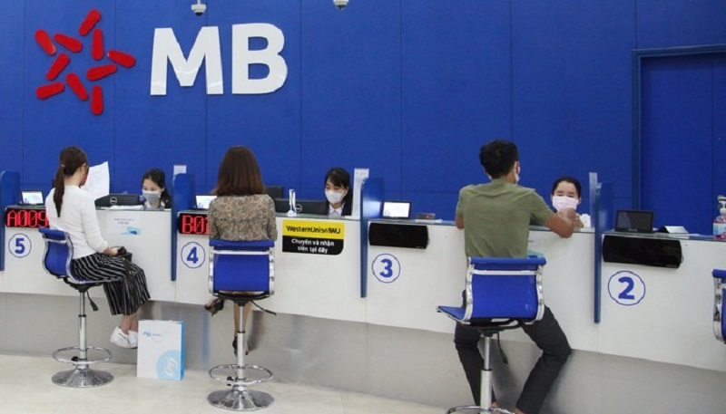 Vụ lùm xùm tiền từ thiện của nghệ sĩ Hoài Linh: Khách hàng có quyền kiện MB nếu bị lộ bí mật thông tin