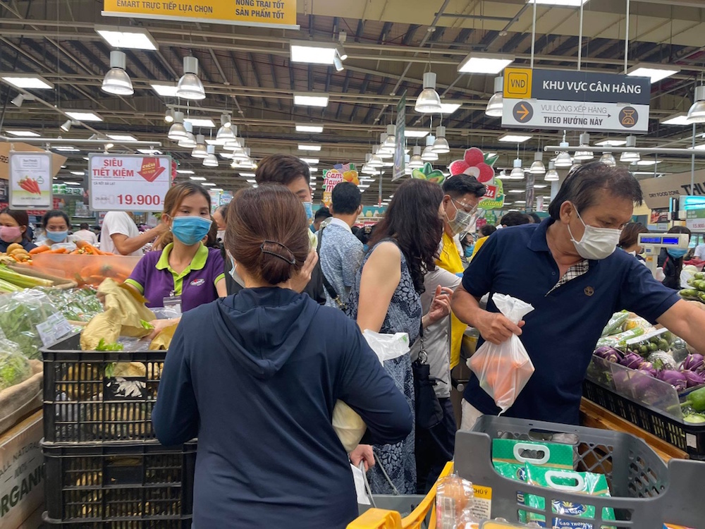 TP.HCM: Cung ứng hàng hóa thế nào trong ngày đầu thực hiện giãn cách xã hội?