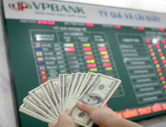 Thị trường tiền tệ ngày 1/6: Giá vàng tiếp tục thăng hoa, đồng USD 'lép vế'