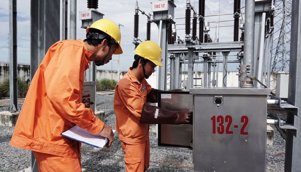 Tiêu thụ điện kỷ lục, nguy cơ xảy ra sự cố cục bộ trên lưới điện