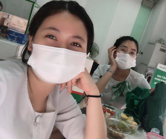 Những “bông hồng” thủ đô “tỏa hương” giữa tâm dịch