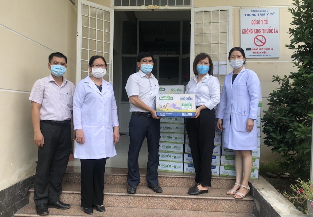 Nhiều doanh nghiệp chung tay hỗ trợ nhu yếu phẩm cho vùng dịch ở Tp.HCM