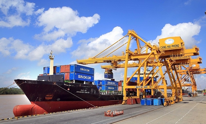 Kim ngạch nhập khẩu nhóm hàng cần kiểm soát tăng 41%, nhóm cần nhập khẩu tăng 35,4%