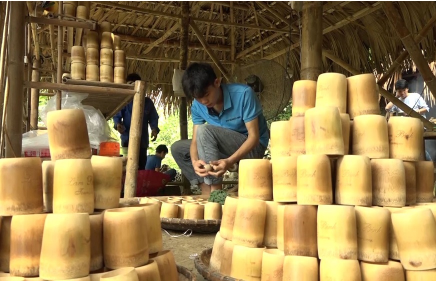 Sản phẩm thân thiện môi trường nâng giá trị tre xanh