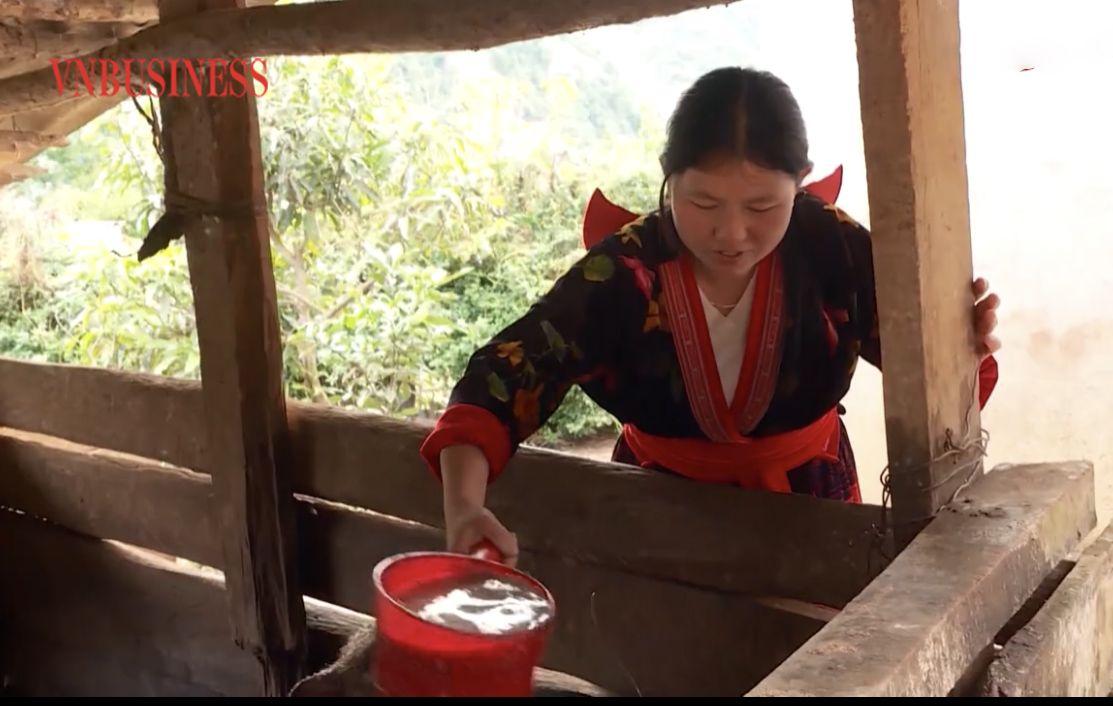 Tủa Chùa vươn lên thành điểm sáng nơi núi rừng Tây Bắc (Bài 2): Phụ nữ người Mông giúp nhau thoát nghèo