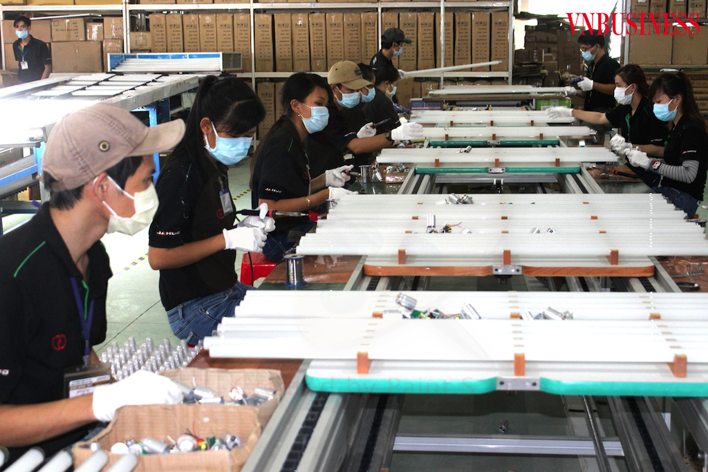Giảm gánh nặng cho doanh nghiệp trong cơn bĩ cực