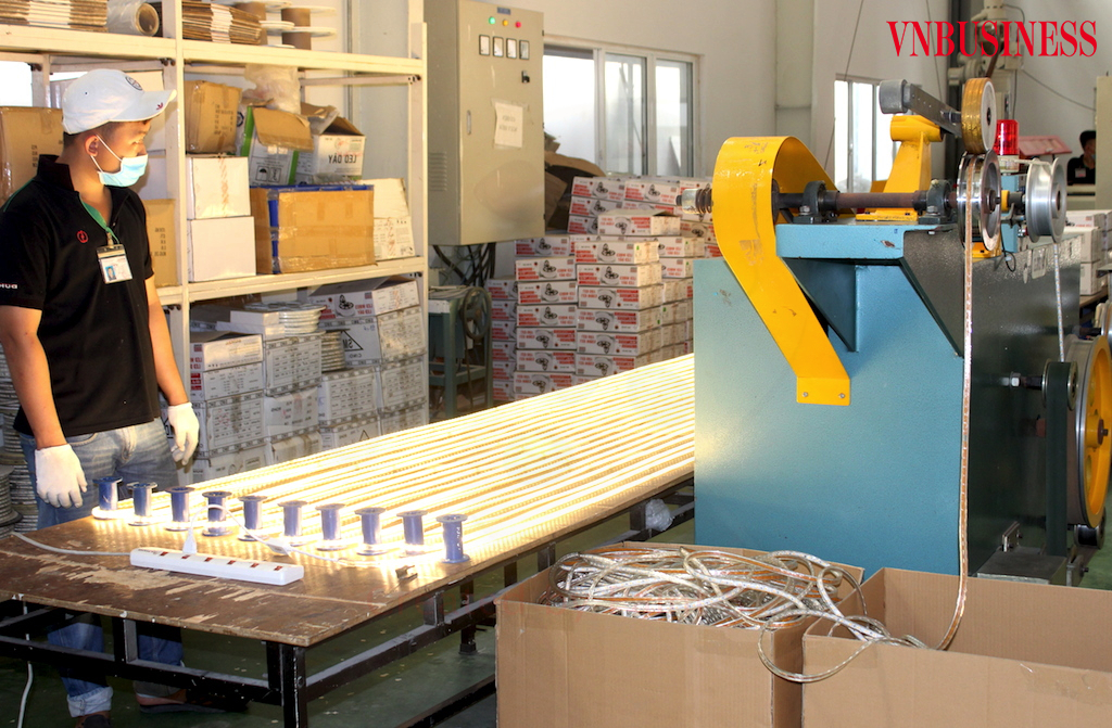 Nên sớm để doanh nghiệp tự chứng nhận xuất xứ?
