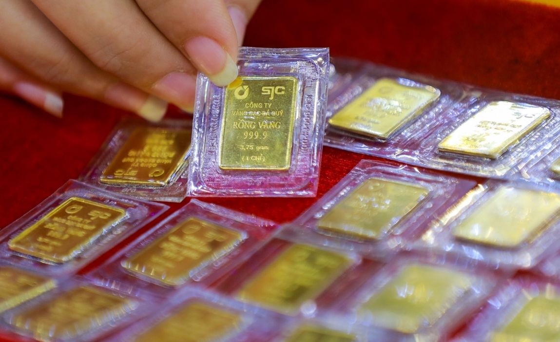 Xu hướng tăng giá vàng không đều, đồng USD giảm
