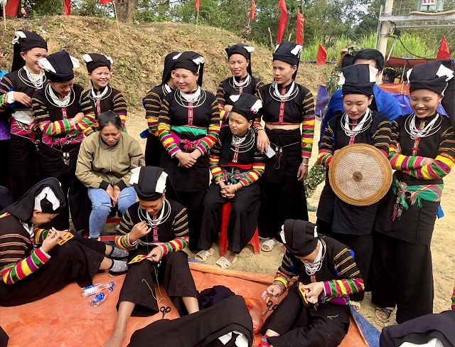 Người Lô Lô Đen làm du lịch để bảo tồn văn hóa