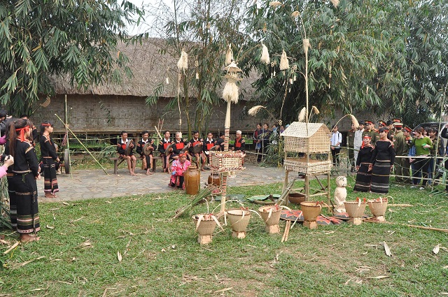 Nền tảng để bảo tồn văn hóa người M’nông