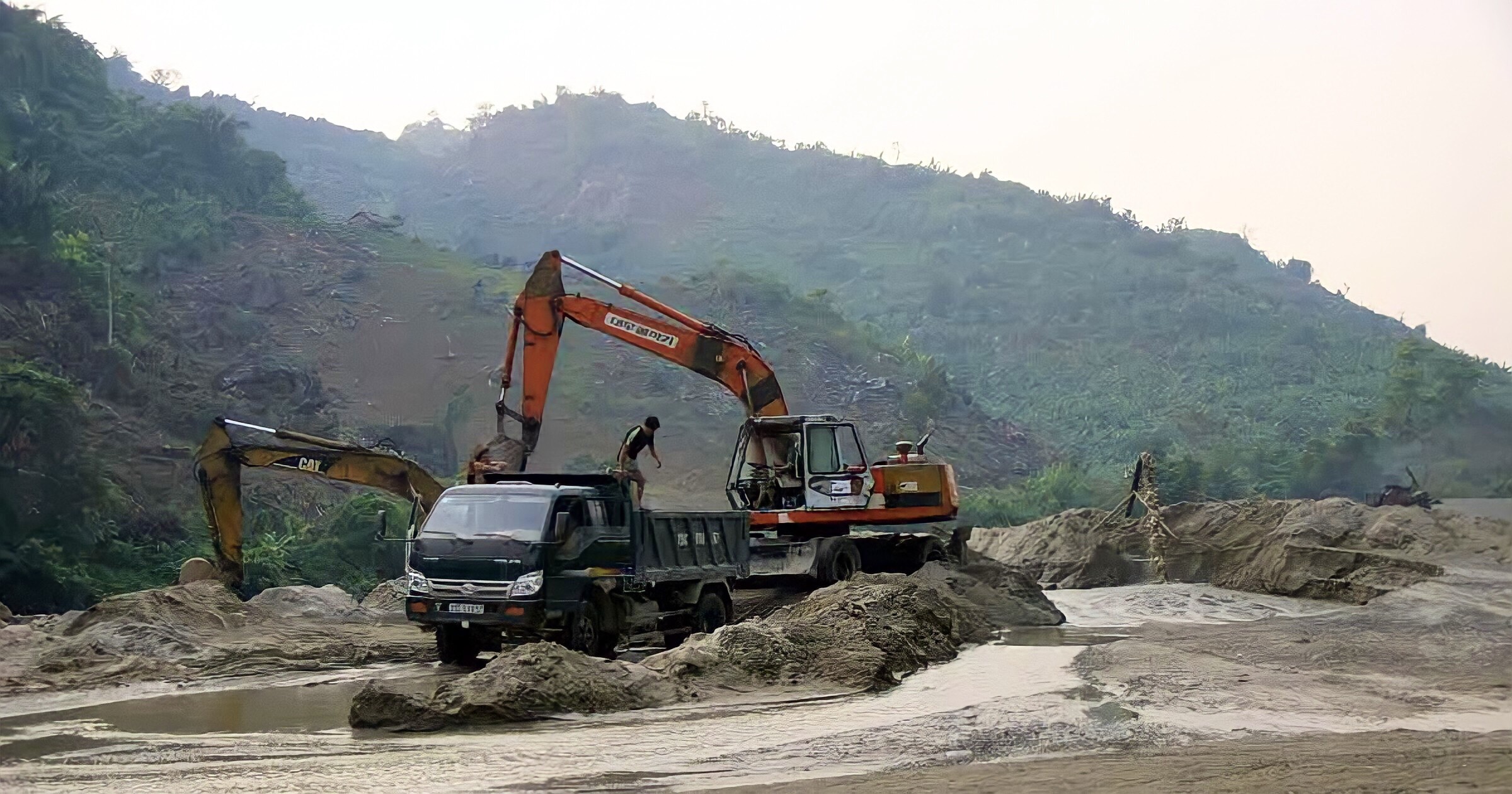 'Xanh hóa' môi trường khai thác mỏ đá ở HTX Phương Nhung
