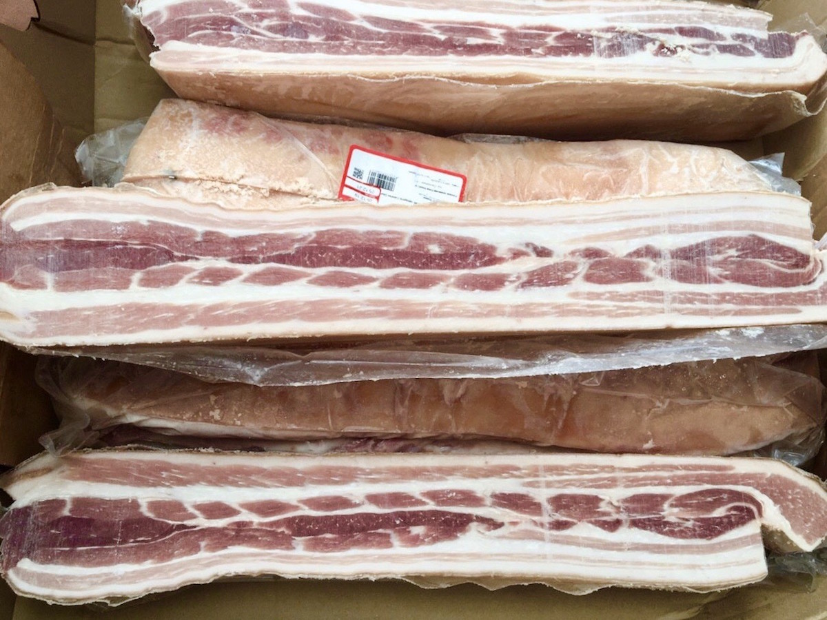 Thịt lợn trong nước 'lép vế' trước thịt ngoại giá rẻ