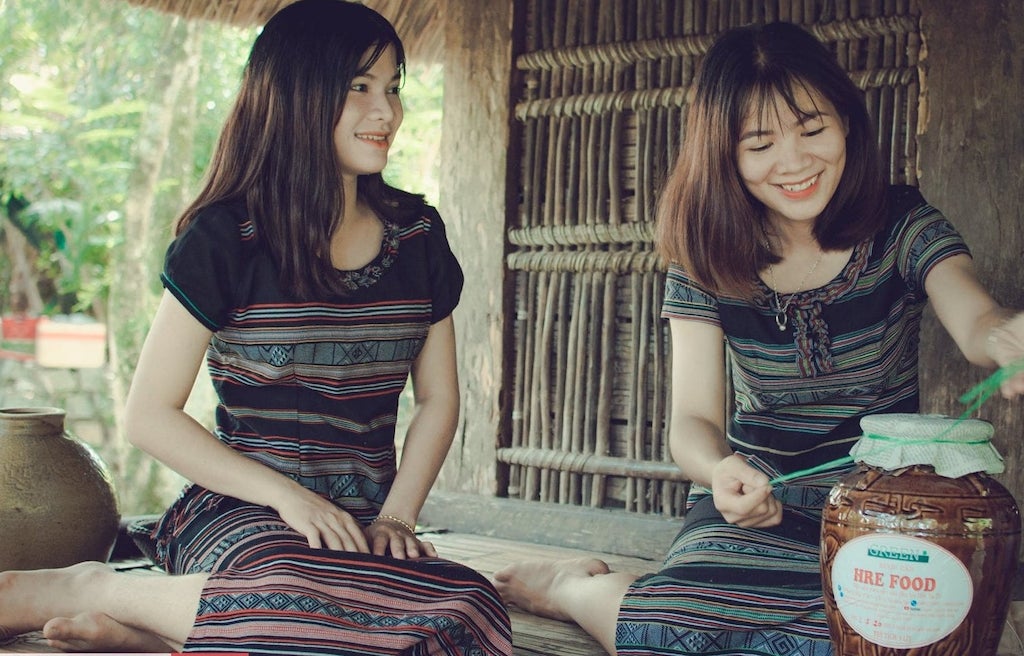 Đời sống mới đồng bào Hrê ở Quảng Ngãi (Bài 2): Cùng nhau liên kết làm giàu