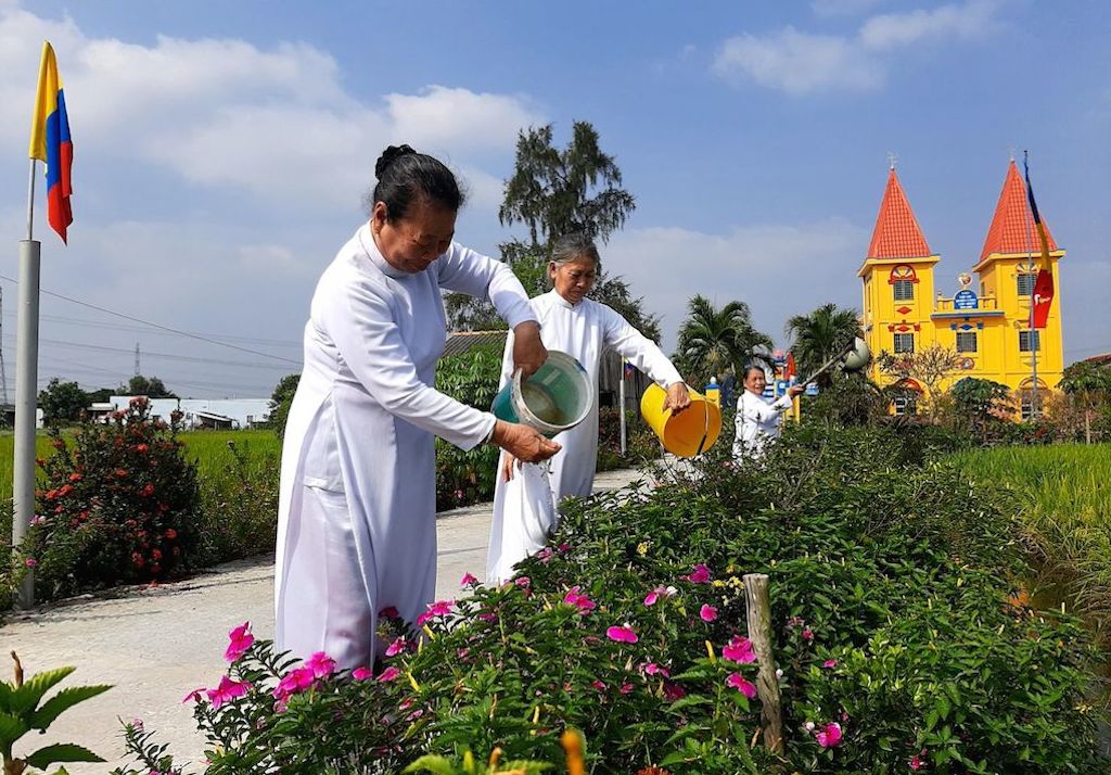 Tín đồ các tôn giáo ở Long An 'sống tốt đời, đẹp đạo’