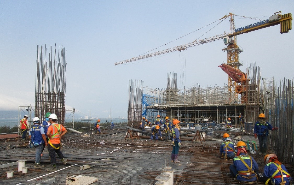 Khó khăn chồng chất, nhà thầu xây dựng muốn giảm lãi suất, cơ cấu lại nợ ngân hàng
