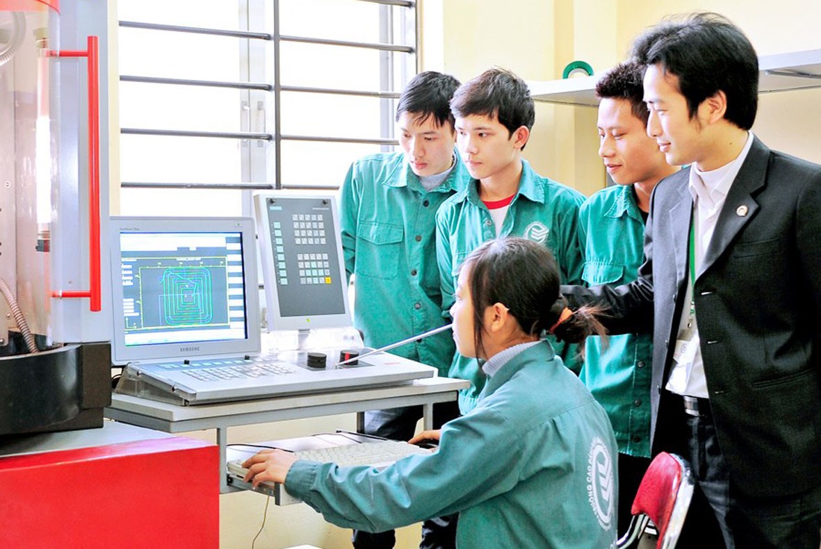 'Hiến kế' để giáo dục nghề nghiệp vượt dịch COVID-19