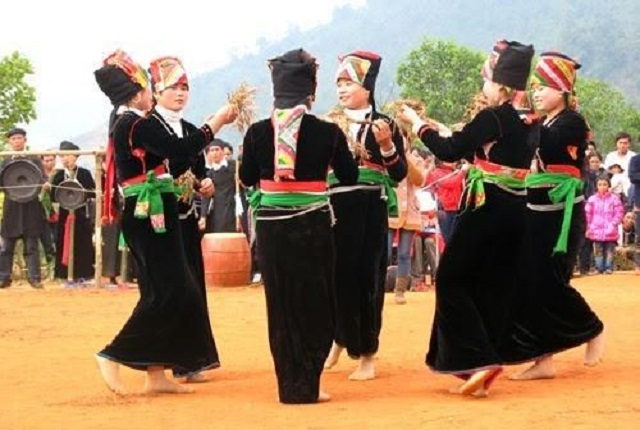 Người Khơ Mú và trăn trở 'giữ hồn' cho điệu tơm - kèn pí