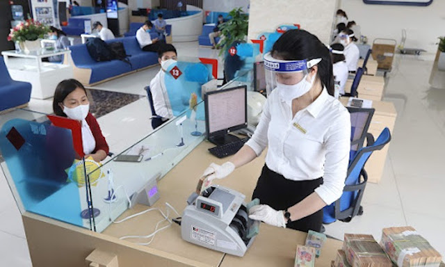 Lãi vay ngân hàng trở thành 'gánh nặng' với nhiều người dân