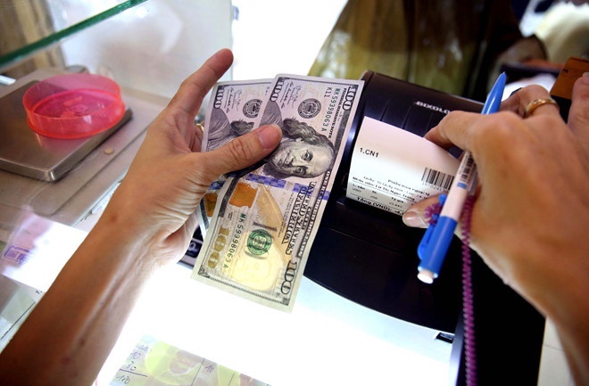 Giá vàng SJC quanh ngưỡng 57 triệu đồng/lượng, USD giảm nhẹ