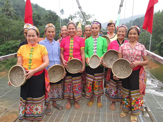 Đồng bào dân tộc Thái ở Nghệ An phát triển kinh tế HTX (Bài 1): 'Người thắp lửa' cho nghề mây tre đan truyền thống
