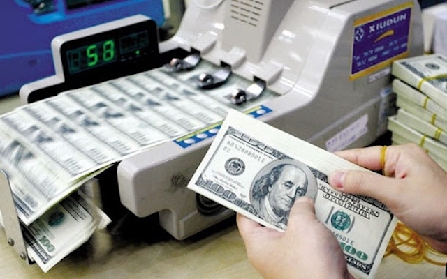Giá vàng trong nước đi ngang, đồng USD biến động trái chiều