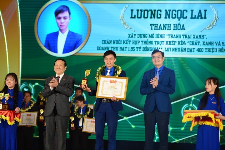 Thanh niên tay trắng khởi nghiệp với 'trang trại xanh 3 sạch'
