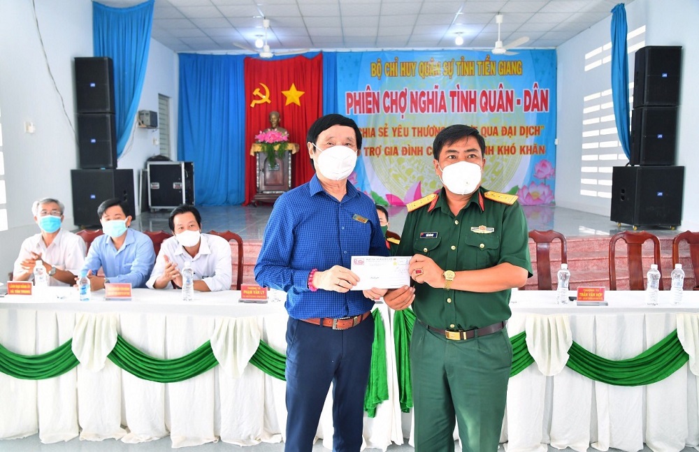 Tiêm vaccine cho lái xe để góp phần đảm bảo chuỗi cung ứng