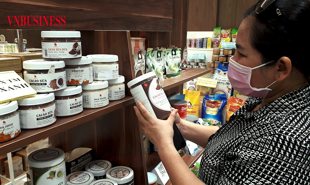 Hồi phục các ngành dịch vụ thà 'chậm mà chắc'