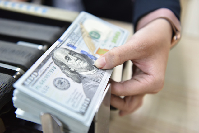 Đồng USD tăng giá, vàng miếng SJC giảm mạnh