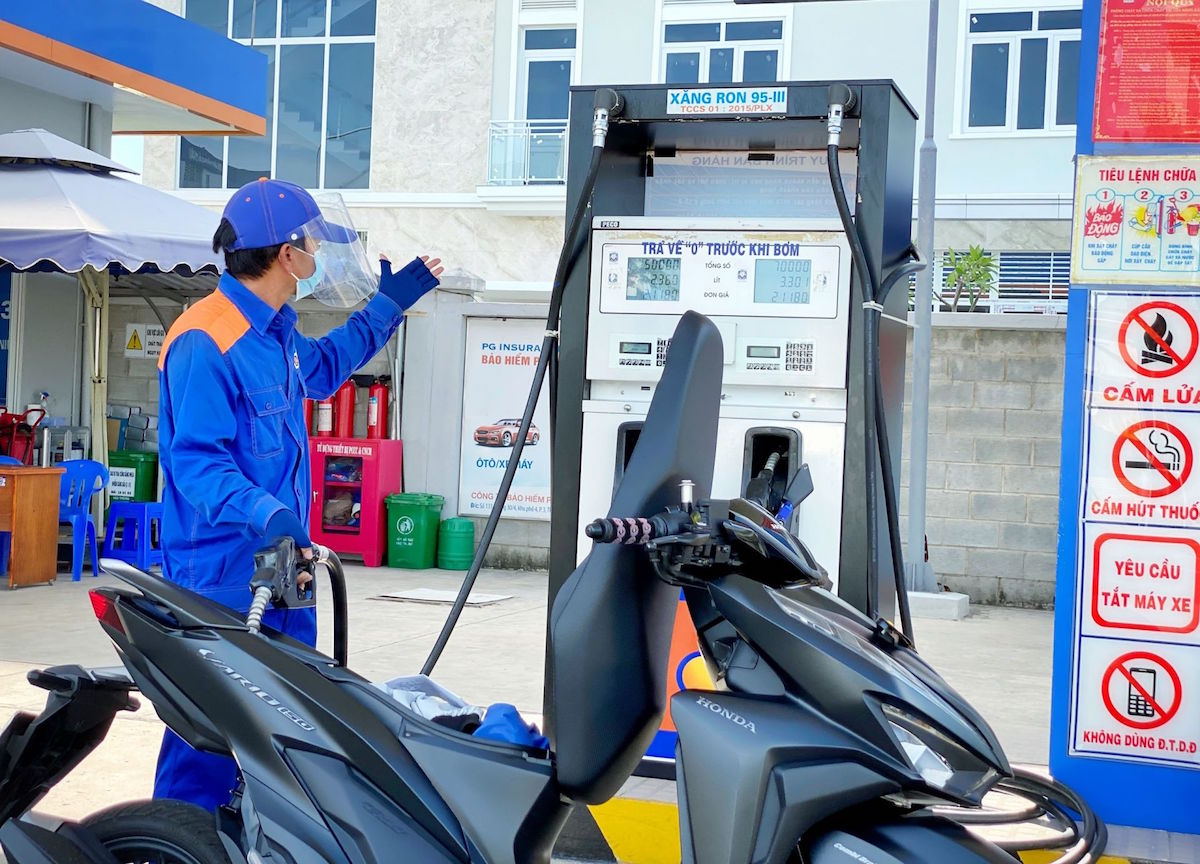 Quỹ Bình ổn tại nhiều 'ông lớn' âm, nguồn lực ở đâu để kiềm chế giá xăng dầu?