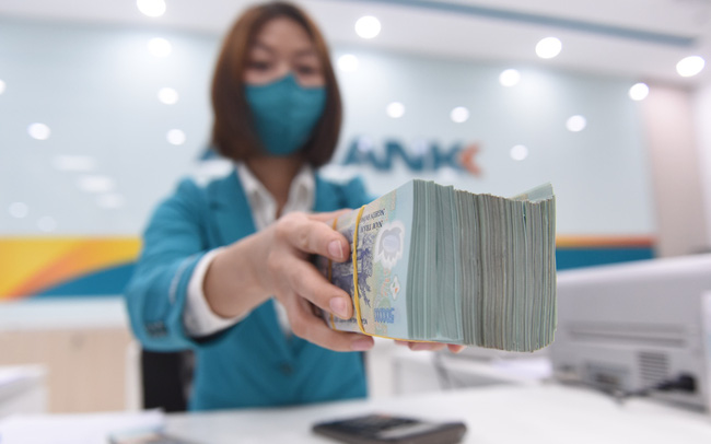 Ngân hàng dịch chuyển nhóm nợ để kéo nợ xấu dưới mức 3%