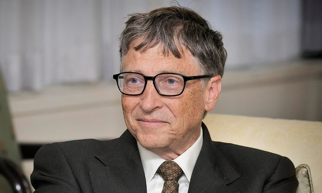 <p class="Normal">
<strong>4. Bill Gates (Hoa Kỳ) - 135 tỷ USD</strong></p><p class="Normal"><span>Cùng với Paul Allen, Bill Gates đồng sáng lập hãng máy tính khổng lồ Microsoft vào năm 1975. Microsoft hiện là một trong những công ty có giá trị vốn hóa lớn nhất trên thị trường Phố Wall. Có trụ sở tại Redmond (Washington), công ty đạt doanh thu 143 tỷ USD vào năm 2020.</span></p><p class="Normal"><span>Người sáng lập Microsoft cũng là một nhà từ thiện: ông đã chi 50 tỷ USD cho quỹ từ thiện mang tên mình.</span></p>