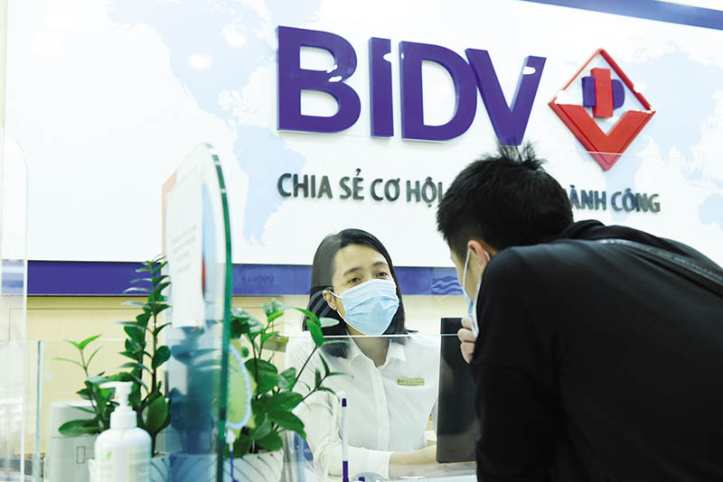 Năm 2022: Giảm thêm lãi suất, tín dụng có thể tăng khoảng 14%