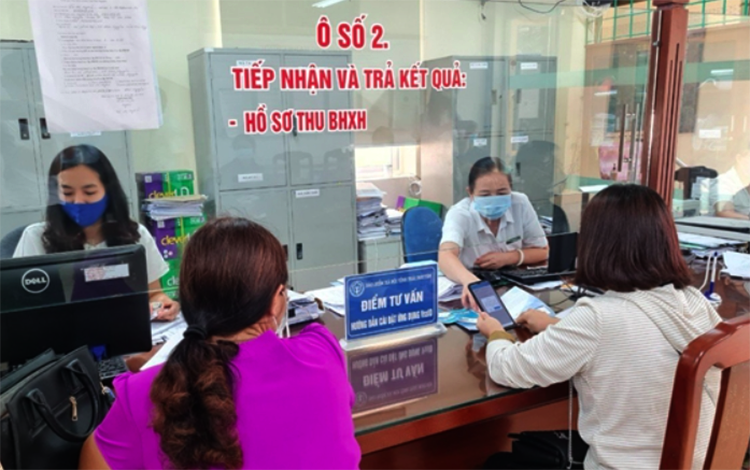 Đưa nông dân, lao động tự do tham gia bảo hiểm xã hội