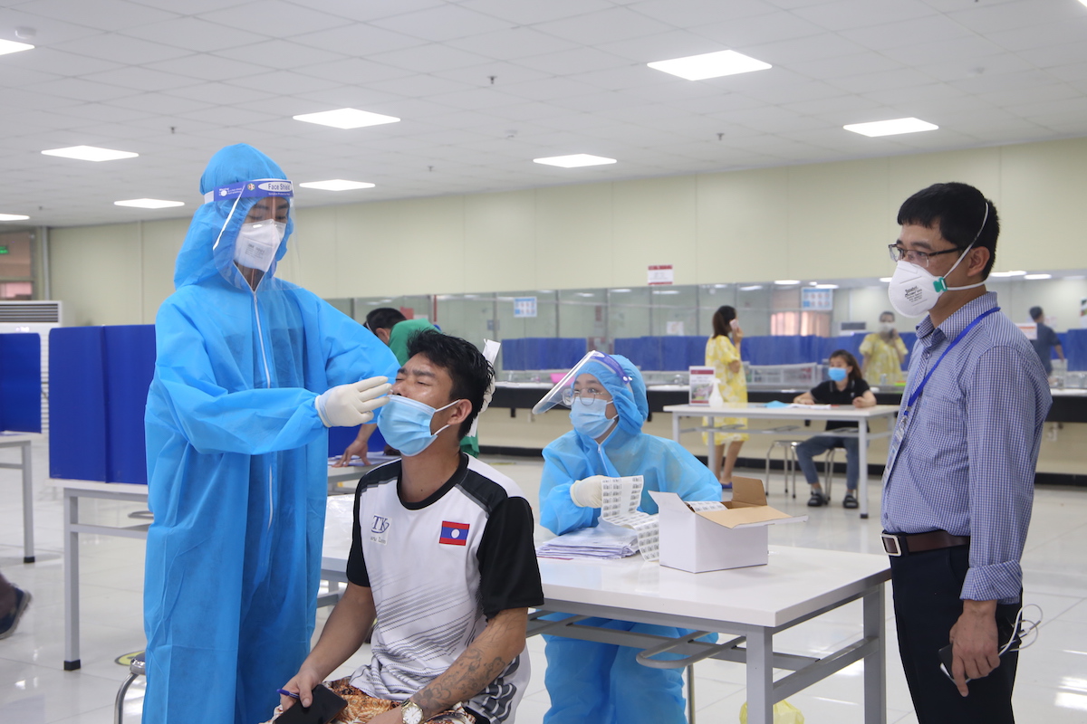 Doanh nghiệp 'giật gấu vá vai' vì đội chi phí